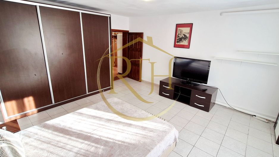 Oferim spre inchiriere casa spatioasa cu 2 camere, Zona Soarelui,cartier privat - Poză 4