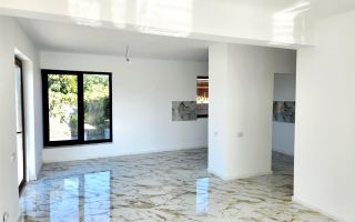 Vila superba cu 5 camere, intabulata 2025, P+E, toate utilitatile.  Harman - Poză 1