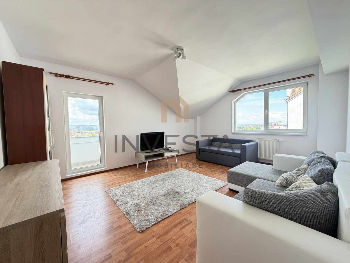 Apartament decomandat cu 2 camere, vedere spre oras, zona Calea Turzii - Poză 1