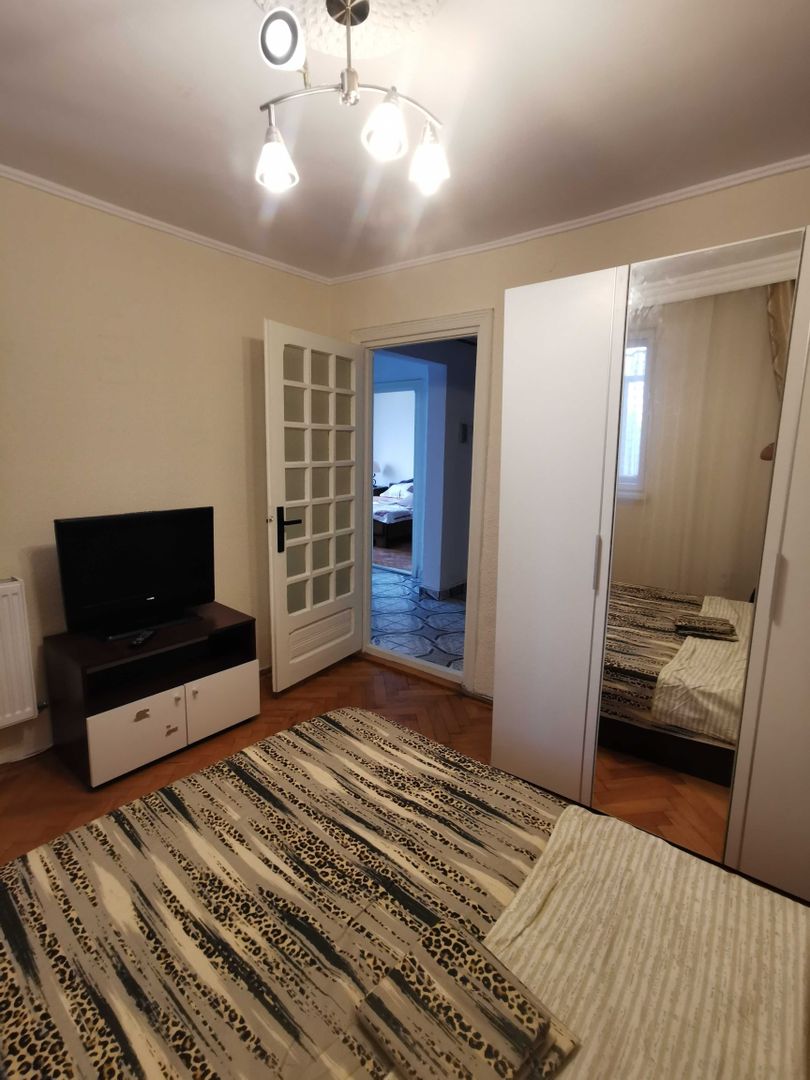 Apartament 3 camere decomandat- Calea București, zona Institut - Poză 3