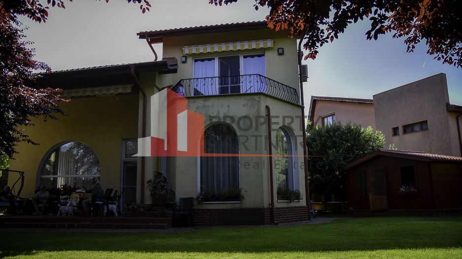 Vila spatioasa cu teren mare Jollie Ville - Poză 4