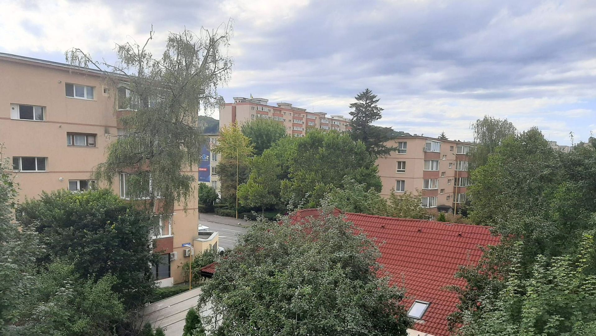 Apartament 2 camere 89000 EUR etaj intermediar foarte aproape de piata Astra - Poză 6