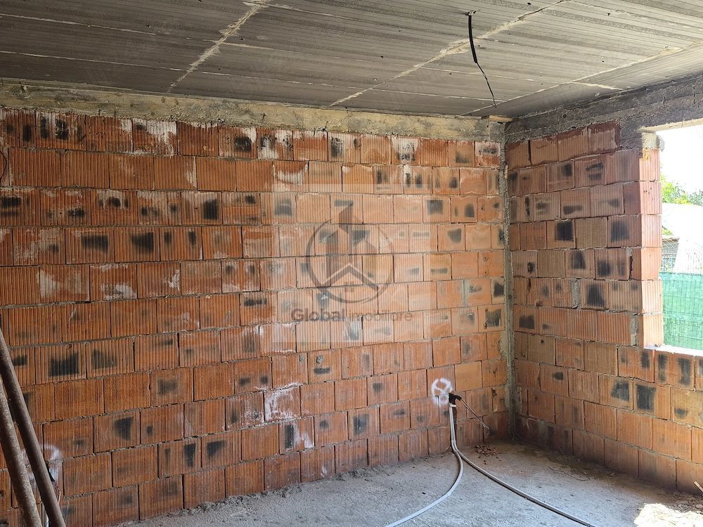 Casa de vânzare la rosu - Poză 3