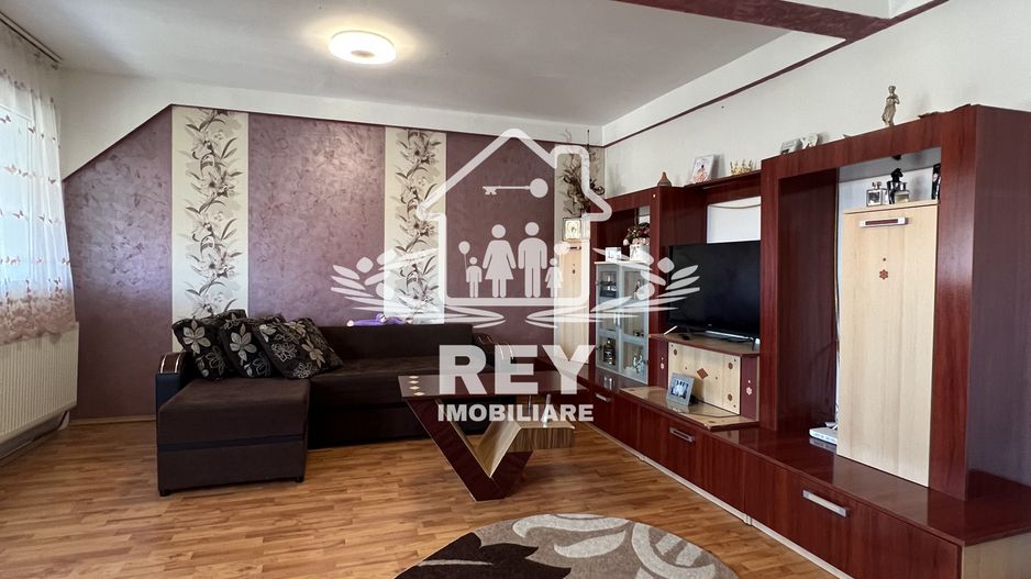 De vanzare- Apartament 3 camere str Luptei - Poză 11