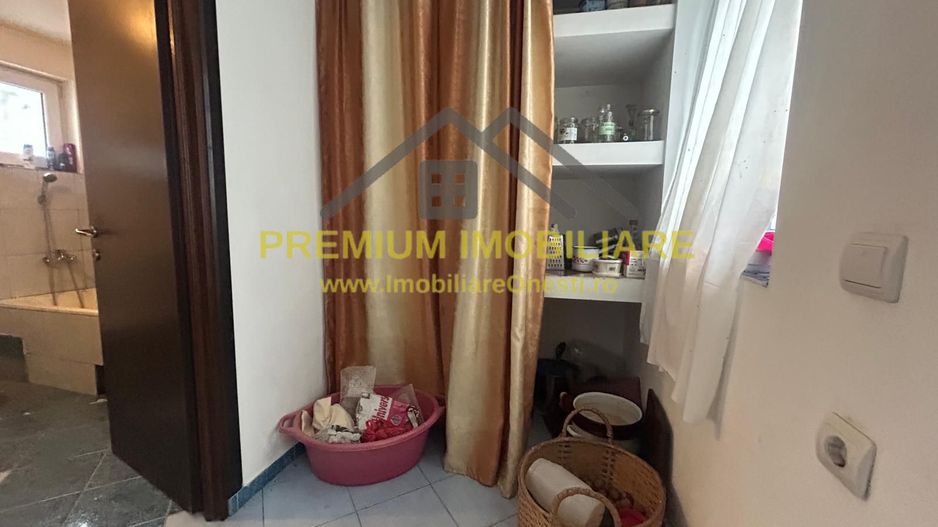 Casă batraneasca+ teren 999 mp intravilan în Oituz - Poză 5