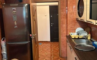 Apartament 3 camere, Decomandat. Bld. Al. Obregia, zona Vatra Dornei. - Poză 8