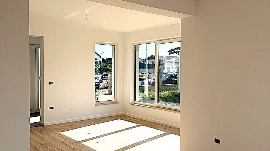 Casa de vanzare pe un singur nivel zona ORIZONT pret 220 negociabil - Poză 8
