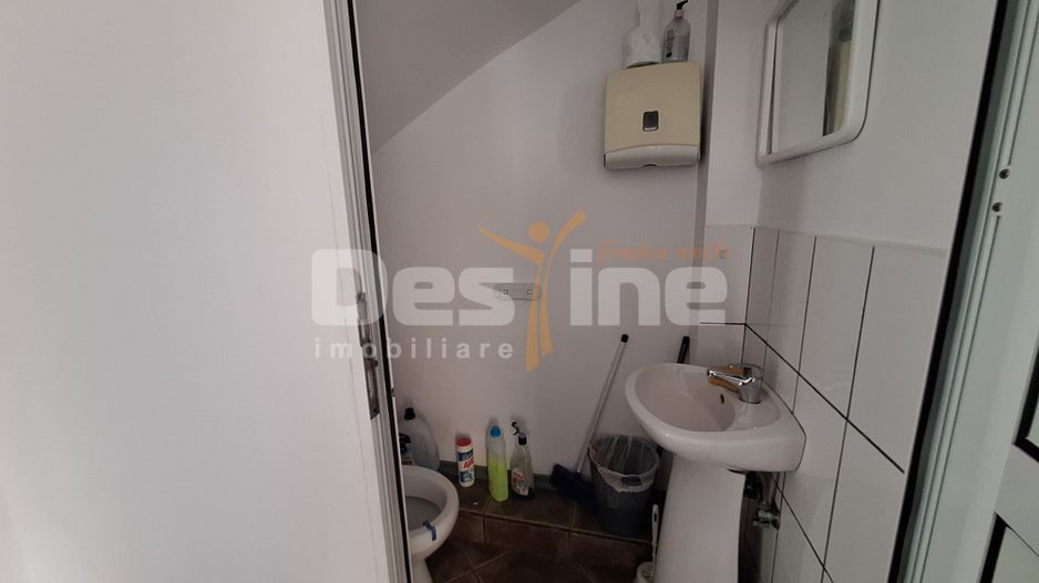Vilă 220 mp | 2 niveluri | Curte și parcare | Lângă Mall Vitan - Poză 12