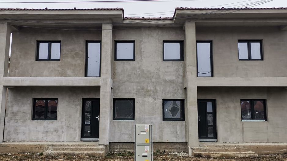 Duplex spațios P+E în Dumbrăvița (aproape de pădure) - Poză 1