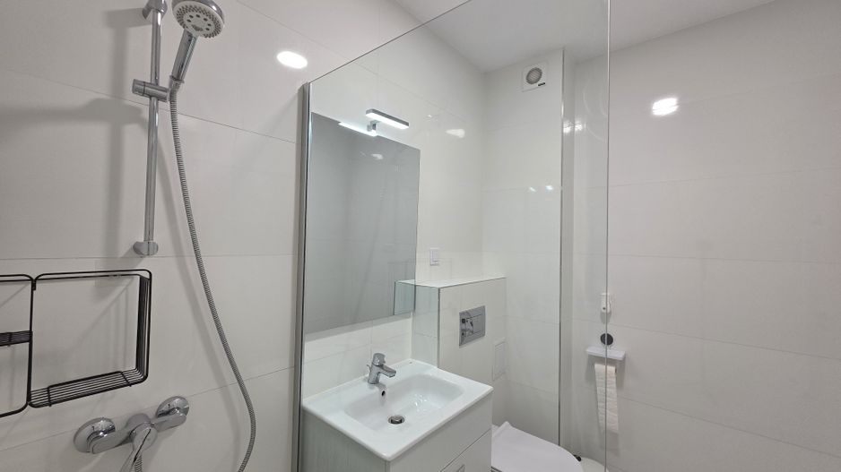 Apartament 2 camere lux decomadat Pipera Rond OMV70 metri - Poză 13
