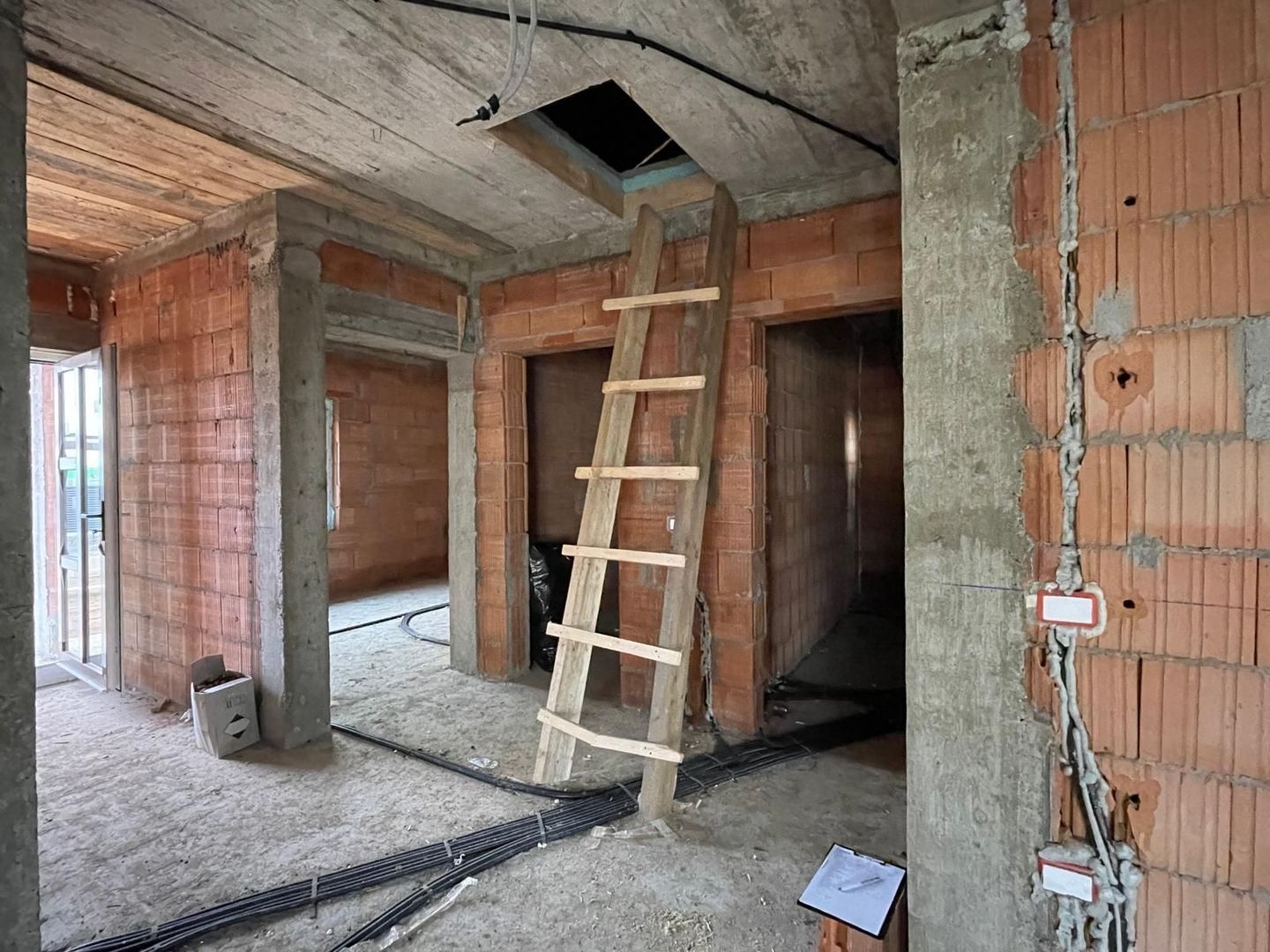 Duplex unit prin cam. tehnica - pe parter - 4 camere - Mosnita Noua - Poză 4