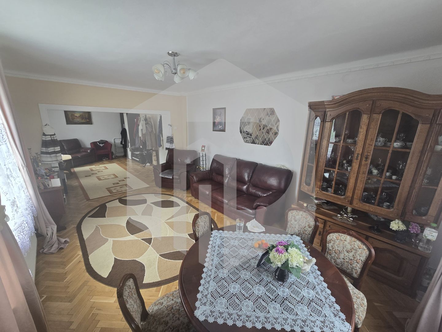 Casa 4 camere 1000 mp teren zona Subarini - Poză 1