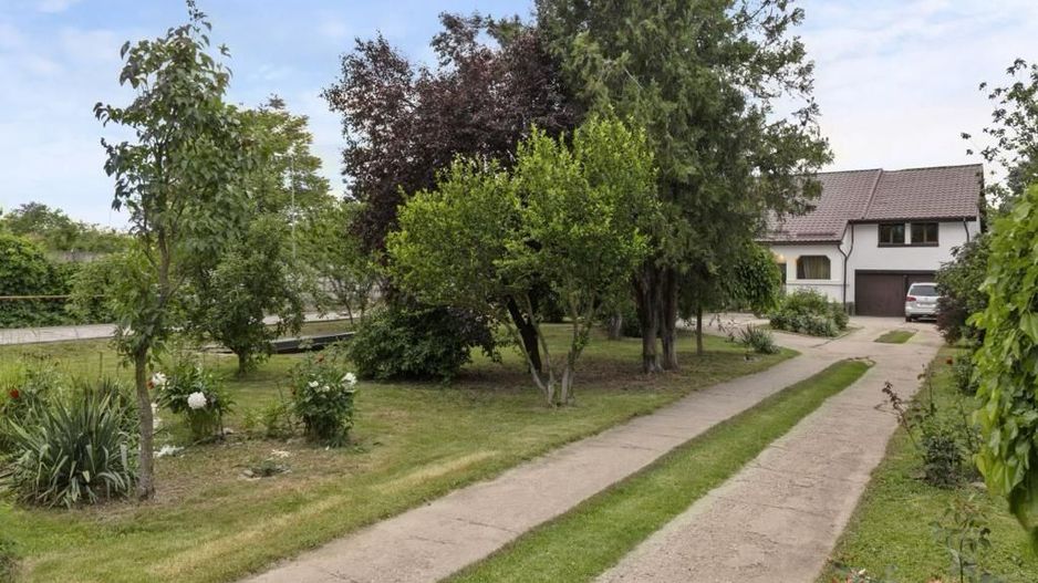 Vanzare vila individuala 8 camere | Curte 2360 mp | Corbeanca - Ostratu - Poză 1