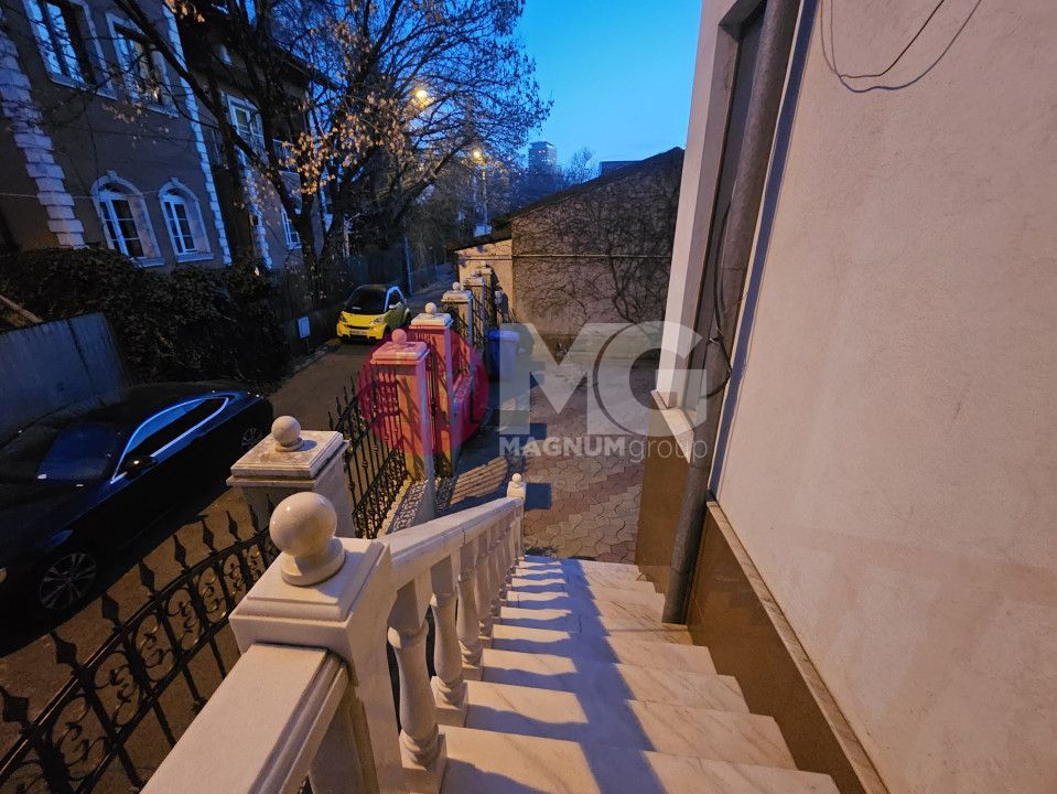 Casă Impresionantă de Vânzare Vitan ideal pentru Locuință sau Business - Poză 14