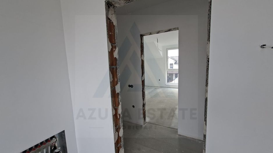 Casa moderna 4 camere 2 bai 3 locuri parcare si pivnita in Cisnadie - Poză 5