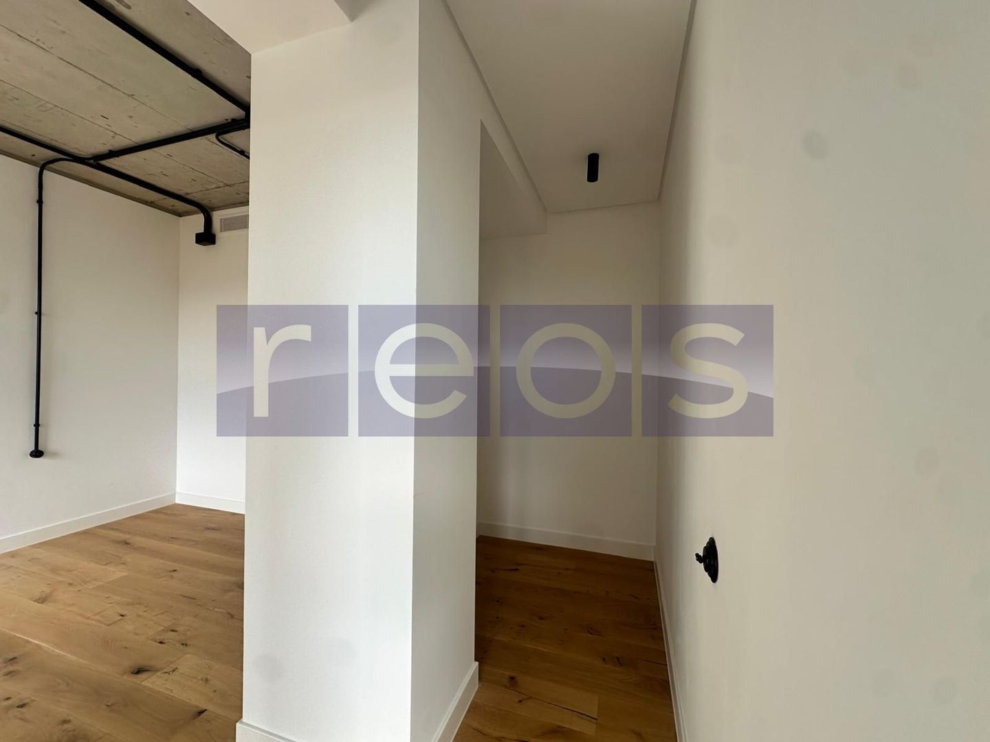 DE VANZARE PENTHOUSE 200MP | 4 CAMERE | DESIGN DEOSEBIT | FINISAJE LUX - Poză 15