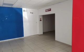 Spatiu comercial , suprafata de 120mp,pret 1200 euro mp negociabil,zona Calea Nationala/Stadion - Poză 3