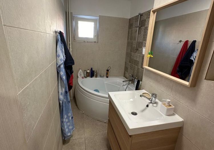 De vanzare 3 camere decomandat 69,28 mp et. 3, complet renovat Sebastian/ Rahova - Poză 5