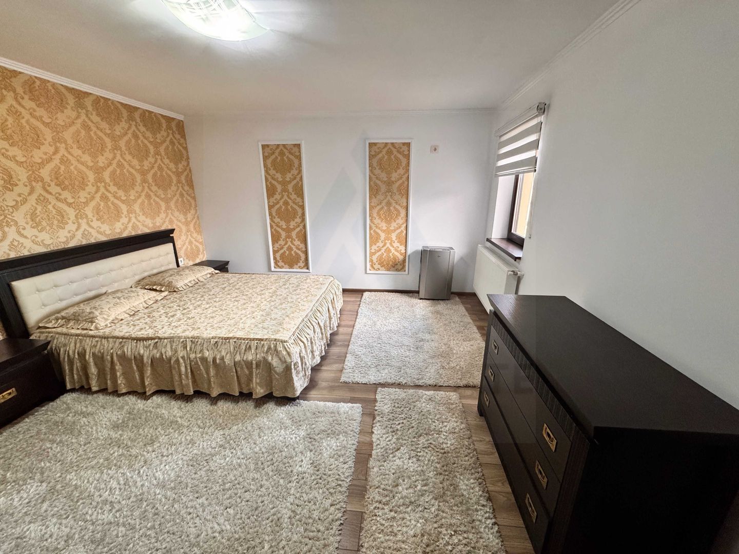 Apartament modern 3 camere 80 mp utili parcare in curte Ultracentral - Poză 3