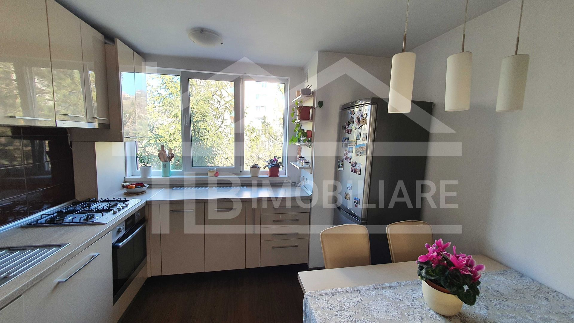 Apartament cu 3 camere, 61mp, garaj, Zona Tudor Vladimirescu - Poză 6