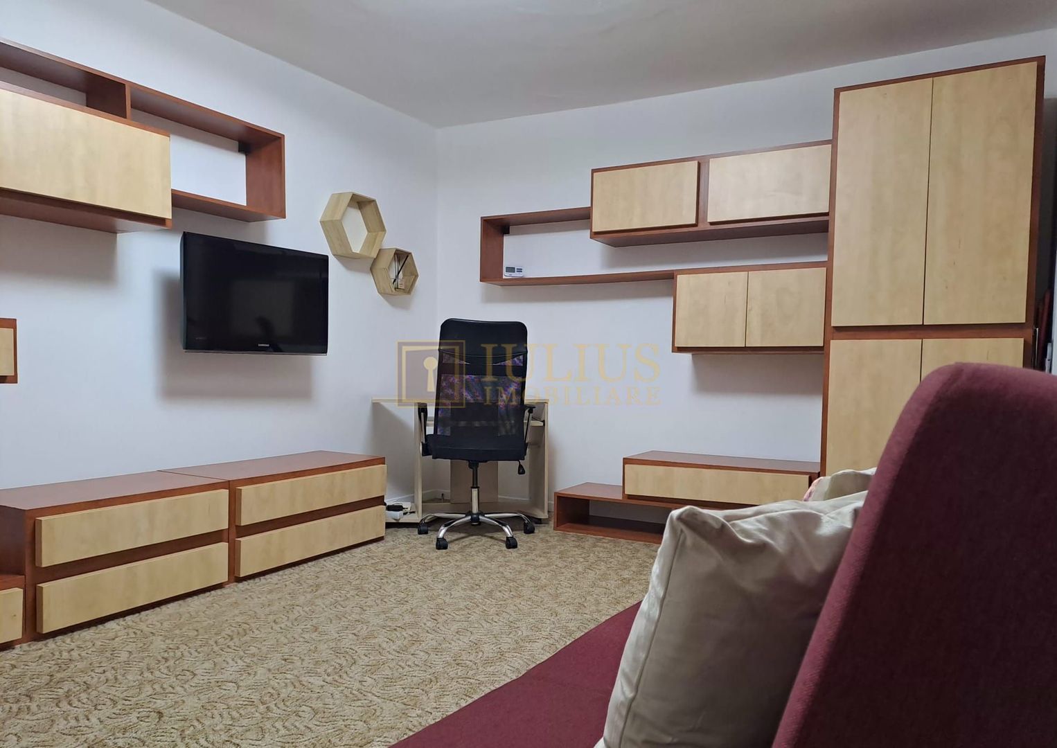 1 camera, decomandat, Take Ionescu - Vasile Lucaciu ! Centrala proprie. - Poză 1