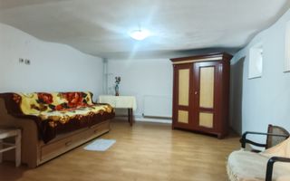 Casă individuală cu 3 camere, curte , în Sibiu, zona Lupeni - Poză 3