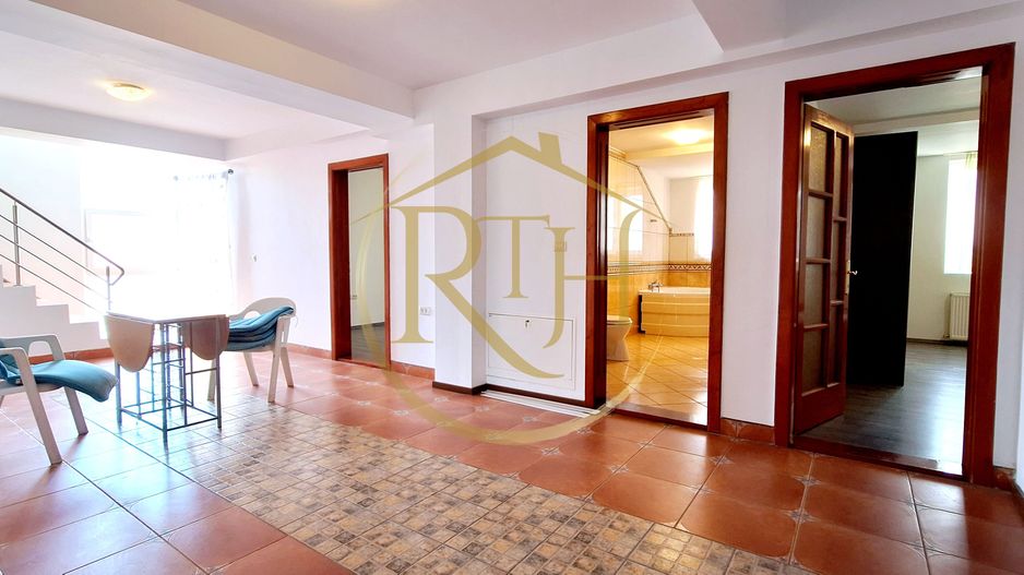 Oferim spre inchiriere, Apartament spatios, 4 camere, pentru locuit sau Firme - Poză 14