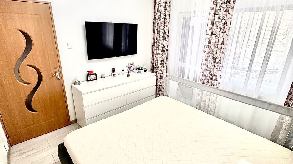 Lipovei | 3 Camere | Decomandat | Etaj Intermediar. - Poză 3