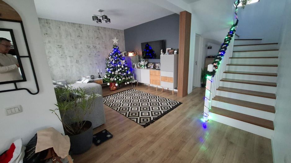 Casa in cartier exclusivist - Poză 18