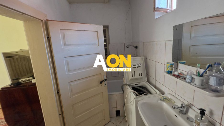Casa cu 4 camere, 2024 mp teren, la asfalt, cu utilitati, Vintu de Jos - Poză 13