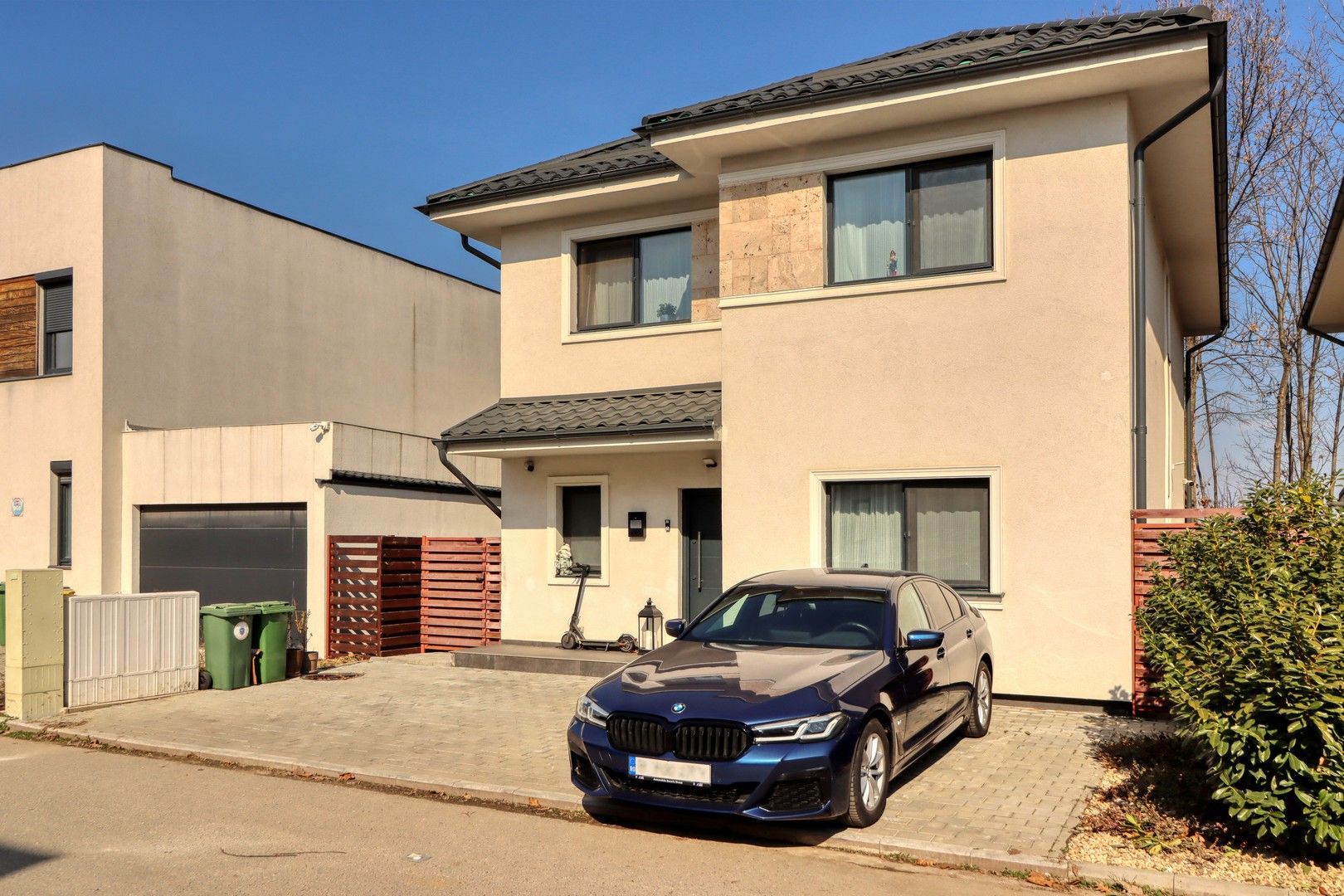 CORBEANCA- PARADISUL VERDE- VILĂ INDIVIDUALĂ LA CHEIE - Poză 1