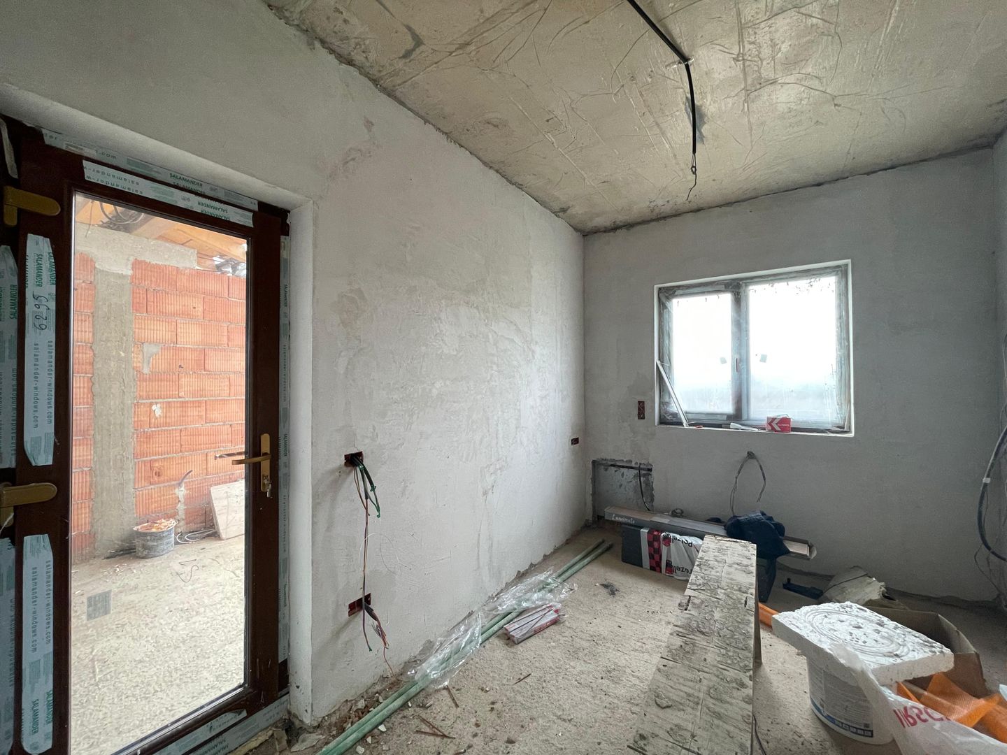 Duplex separat prin garaj si superpozitie - Poză 3