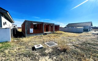 Casă Parter Spațioasă în Tărian, 160 mp Utili, Teren 681 mp - Poză 2