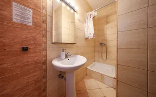 Vilă spațioasă de vânzare în Predeluț, Bran | 2000mp - Poză 28