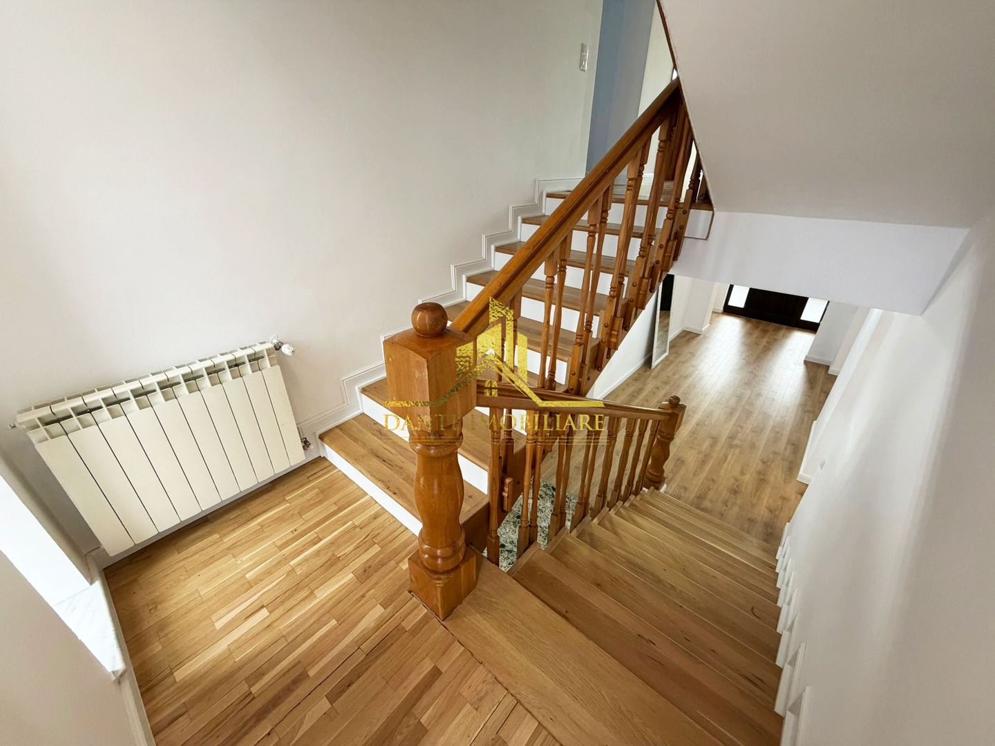 Casa, 6 camere, ultrafinisata, lux, curte, garaj, Andrei Muresanu - Poză 22