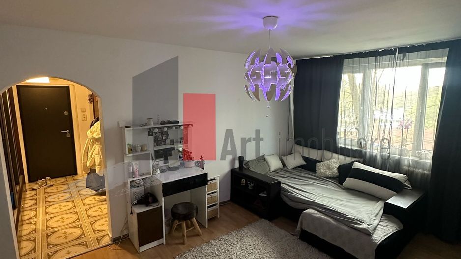 Apartament cu 3 camere în Zona 1Decembrie - Poză 1