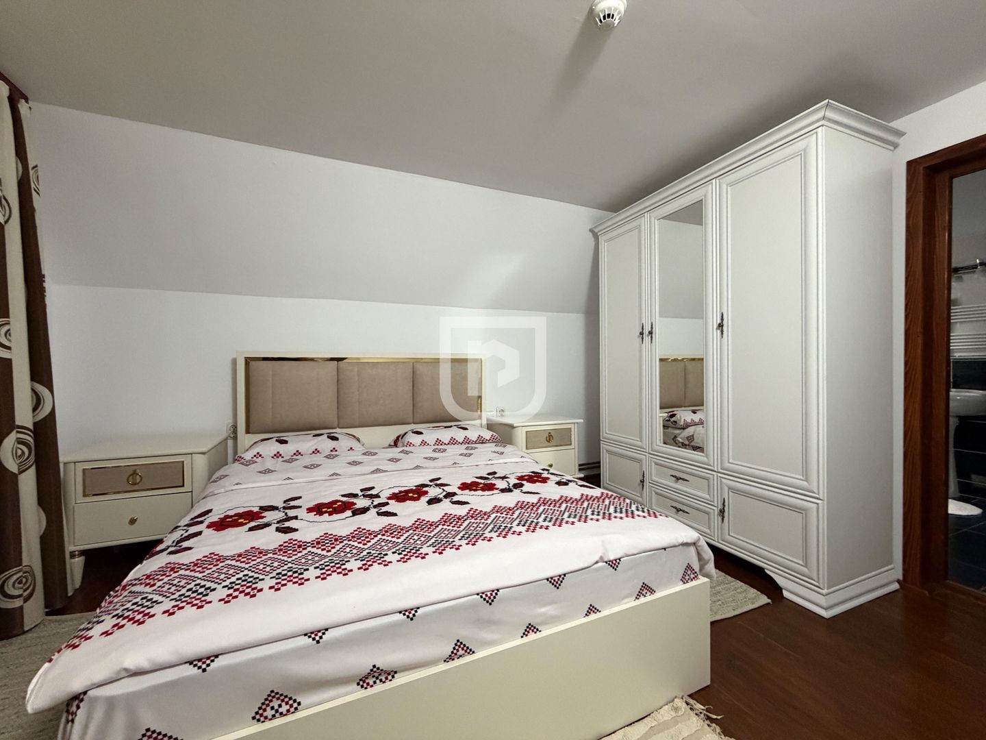 Casa / Pensiune 5 dormitoare Manastirea Humorului - Poză 15