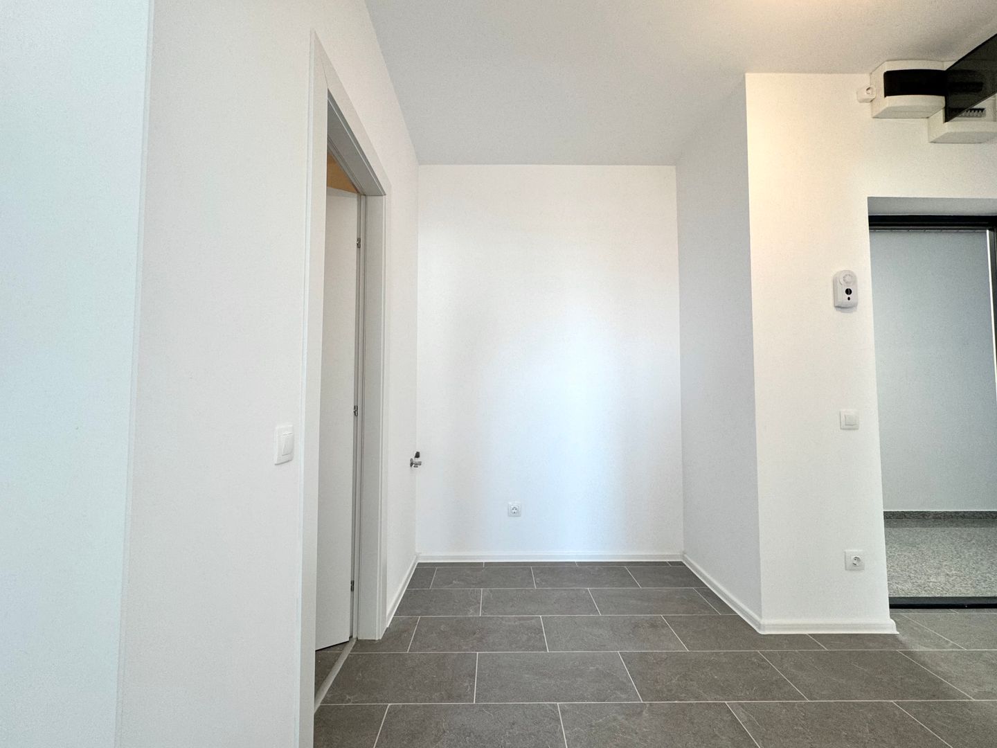 3 camere SU 74 mp + terasa 13.5 mp - Sector 1 - Poză 12