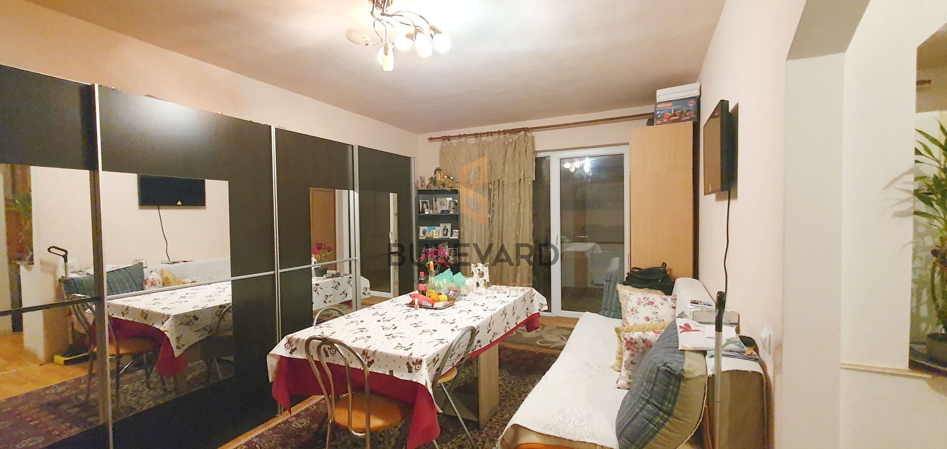 Apartament cu 2 camere decomandate confort sporit, zona strazii Porii! - Poză 1