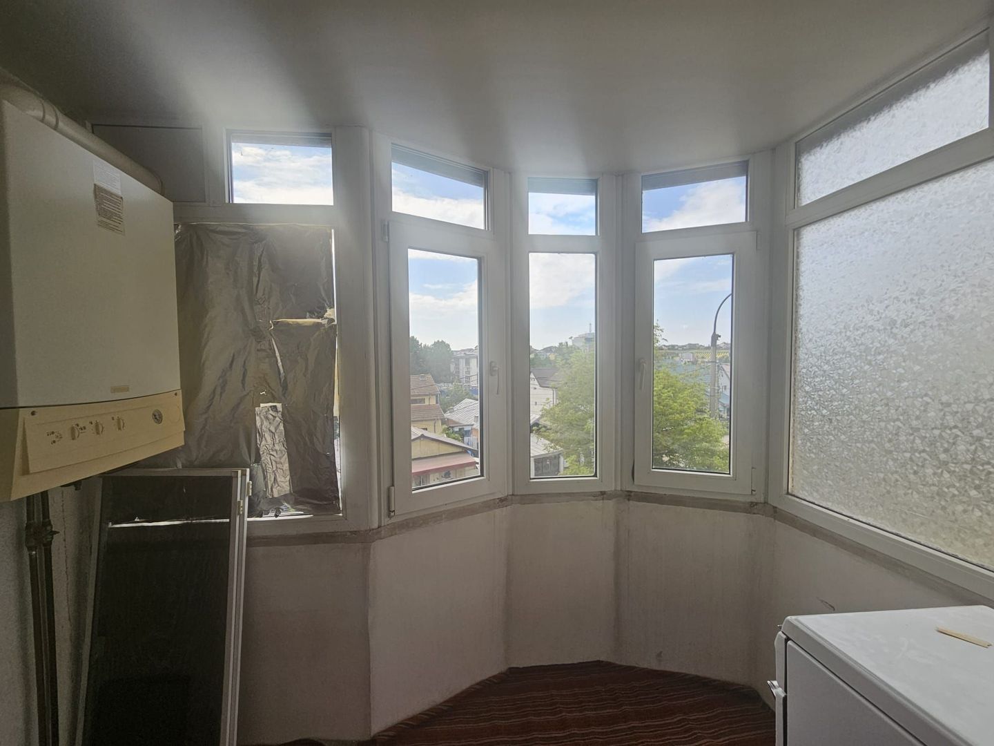 Apartament spațios 3 camere, 2 băi și 2 balcoane – Craiovei, Gh. Doja - Poză 4