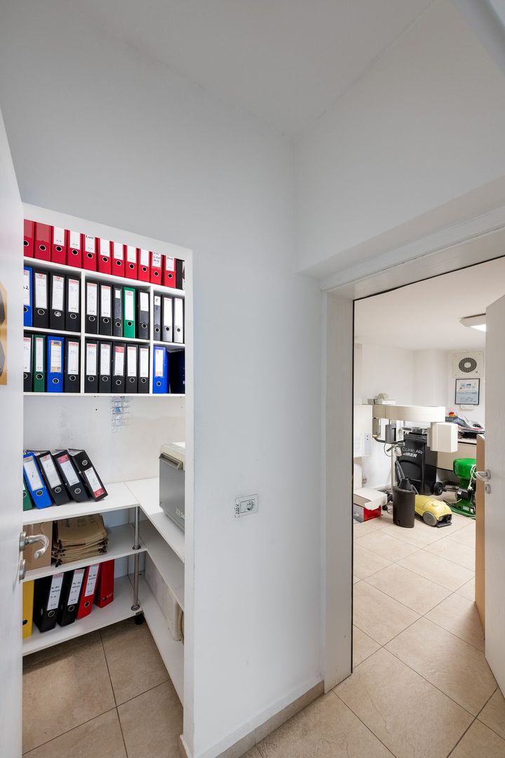 Spatiu de birouri - Poză 19