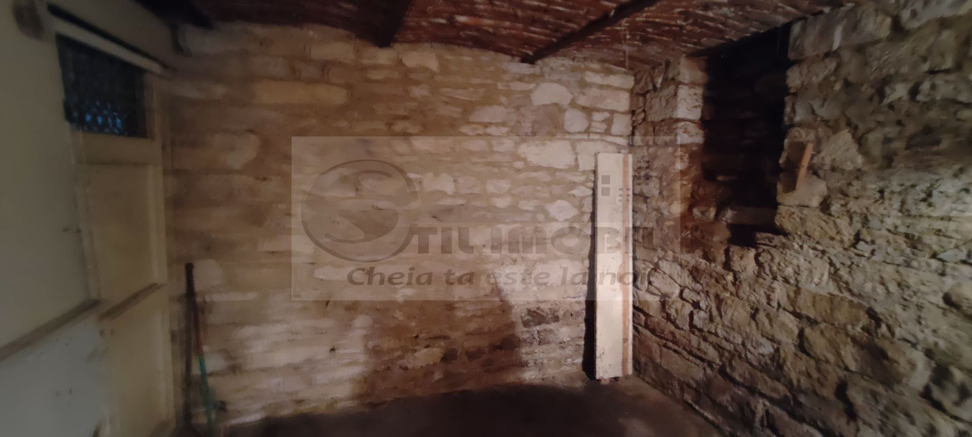 APARTAMENT ULTRACENTRAL , PIATA UNIRII, CUZA VODA 70 MP PLUS CURTE - Poză 40