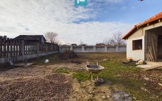 Casă cu 4 camere + anexe   în Șofronea - Poză 13