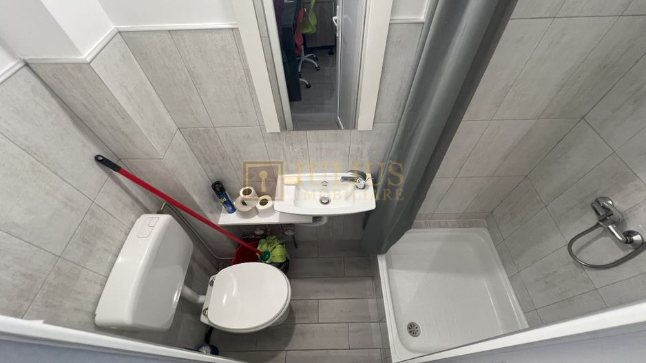 Garsoniera in zona UMT, amenajata modern. - Poză 10
