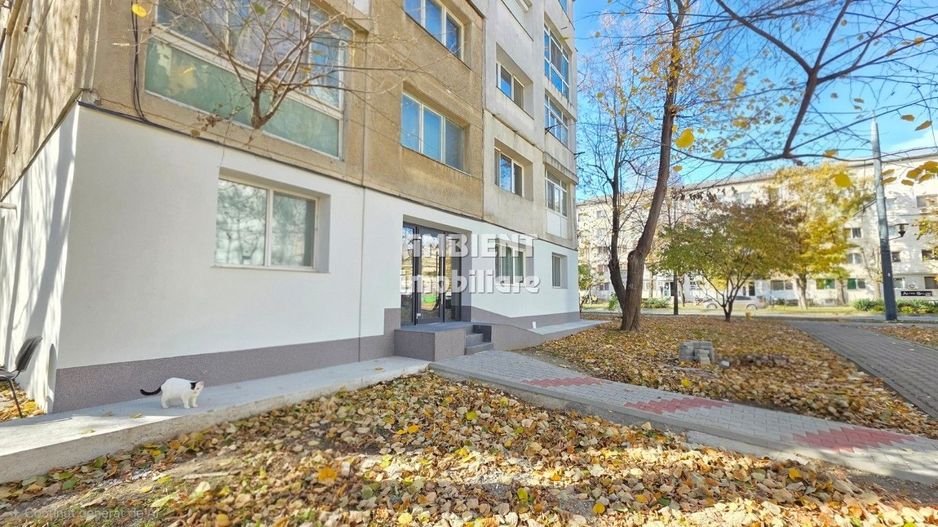 DE ÎNCHIRIAT - Spațiu birouri - Apartament cu 3 camere, parter, zona CENTRU; - Poză 1