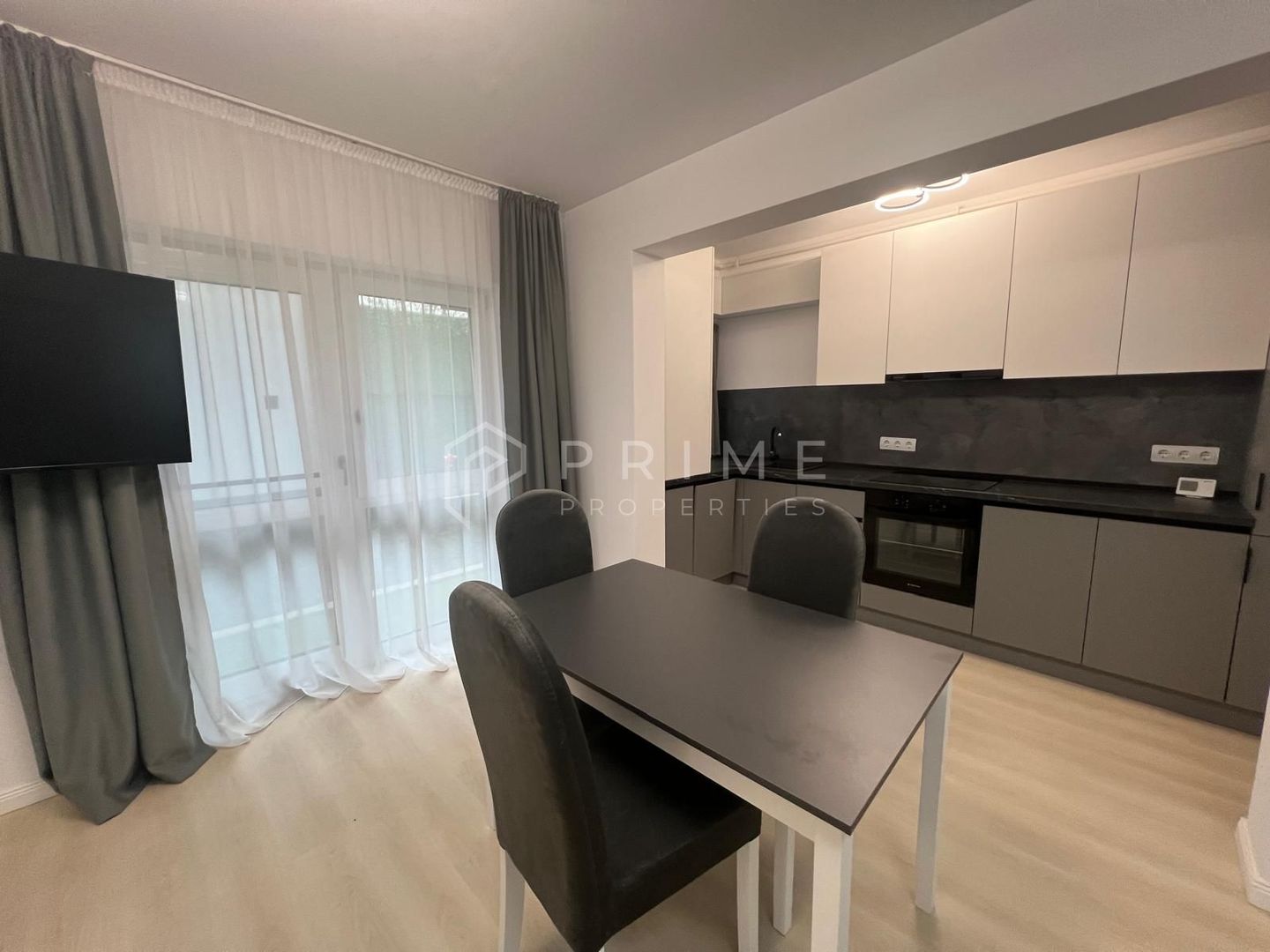 Apartament 2 camere – prima închiriere, imobil nou, zonă semicentrală - Poză 1
