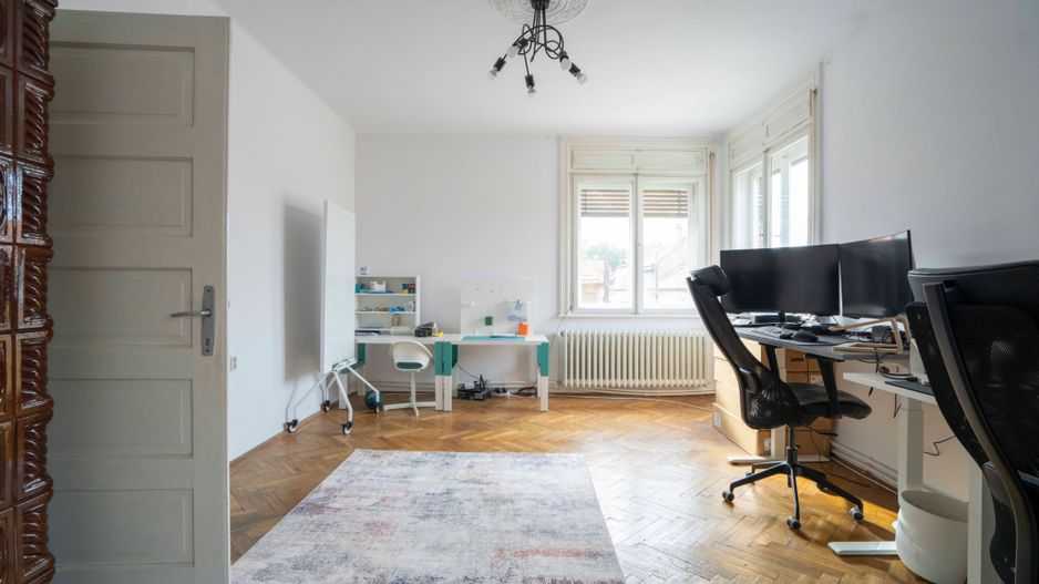 Apartament 3 camere ultracentral cu garaj si beci - Poză 1