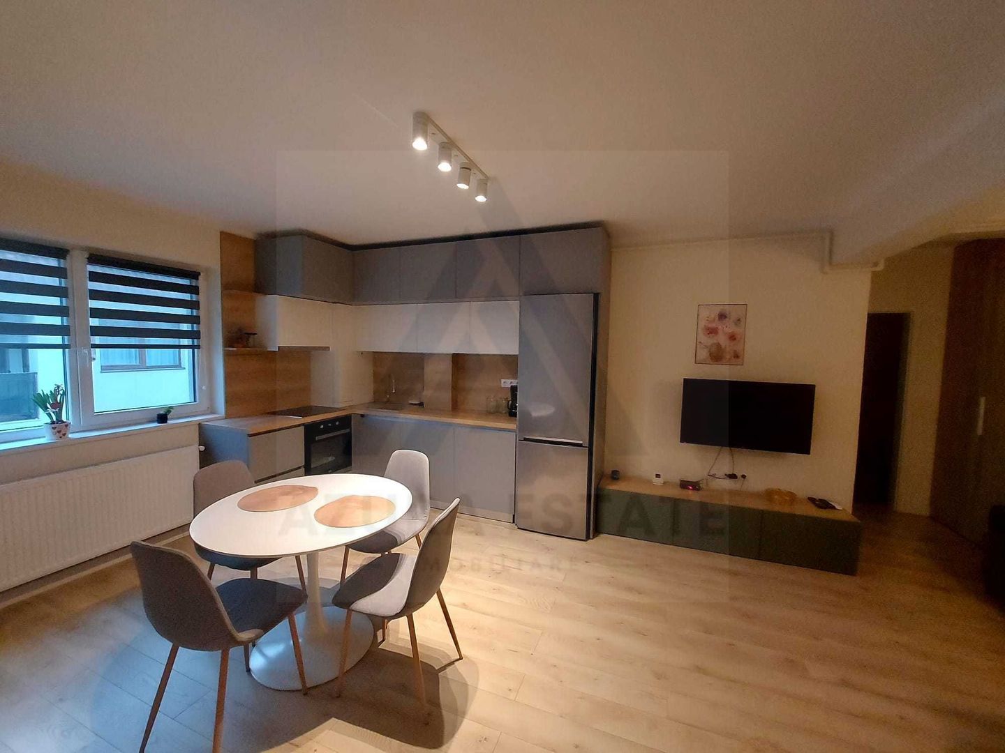 Apartament 2 camere complet mobilat 55 mp utili etaj 2 zona Tiglari - Poză 2