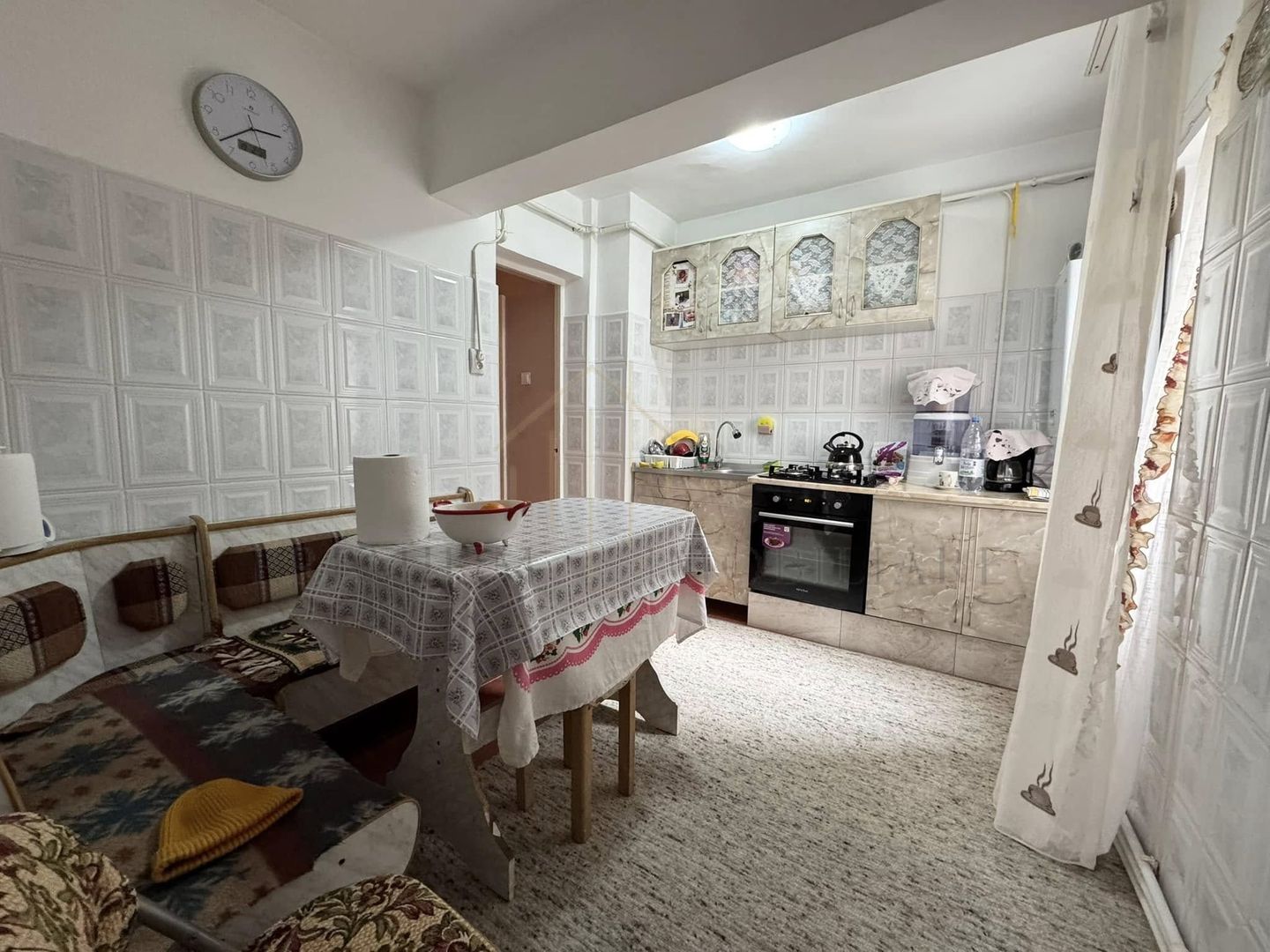 Apartament 3 camere zona de jos - Poză 3