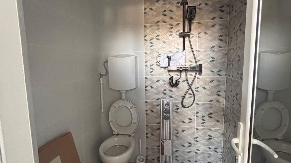 Casa complet renovata – ideala pentru locuinta, birouri sau investitie | - Poză 10